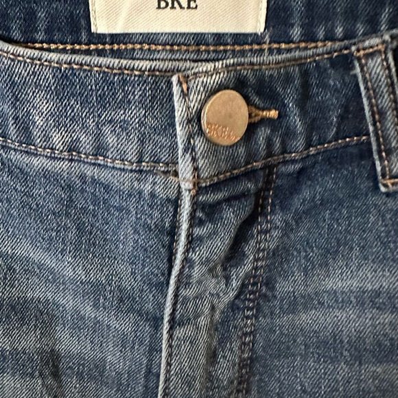 BKE. Distressed Jean shorts - Picture 2 of 6